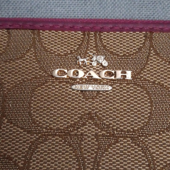 Coach - Picture 2 of 5